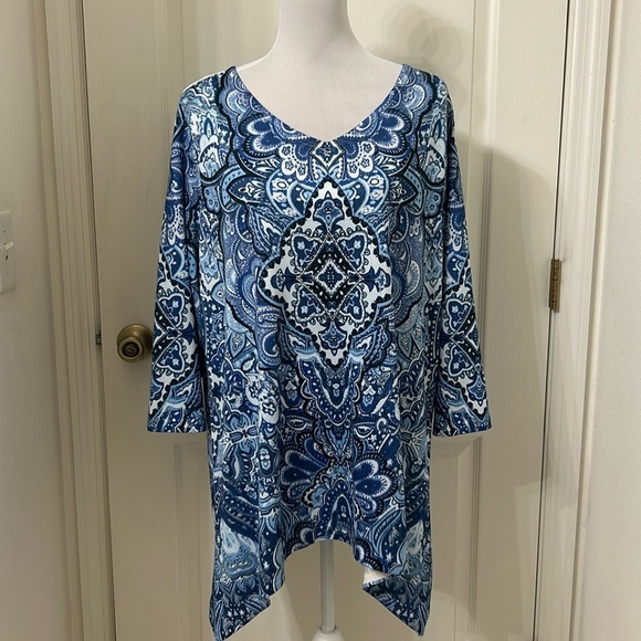 Soleillee Blue Print w/Sequins Vneck Hi Lo Tunic Sz 1X - Picture 1 of 12